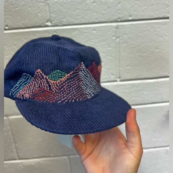 Teton Mountain range hat NEW! Hand embroidered - Picture 2 of 3